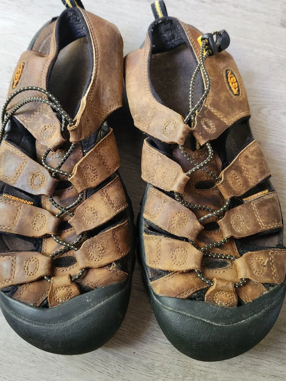 KEEN Men's size 12 Newport Leather Water Sandals brown gorpcore outdoor